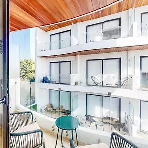 Hotel Menesse Midtown 2 Unit 208, Playa del Carmen